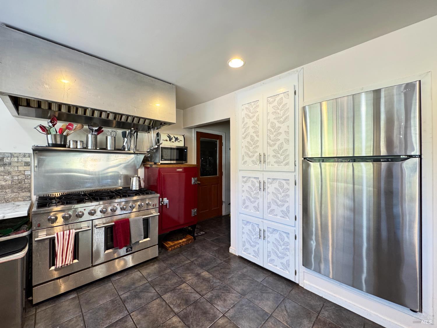 Detail Gallery Image 9 of 65 For 8411 Hwy 175 Hwy, Hopland,  CA 95449 - 3 Beds | 2 Baths