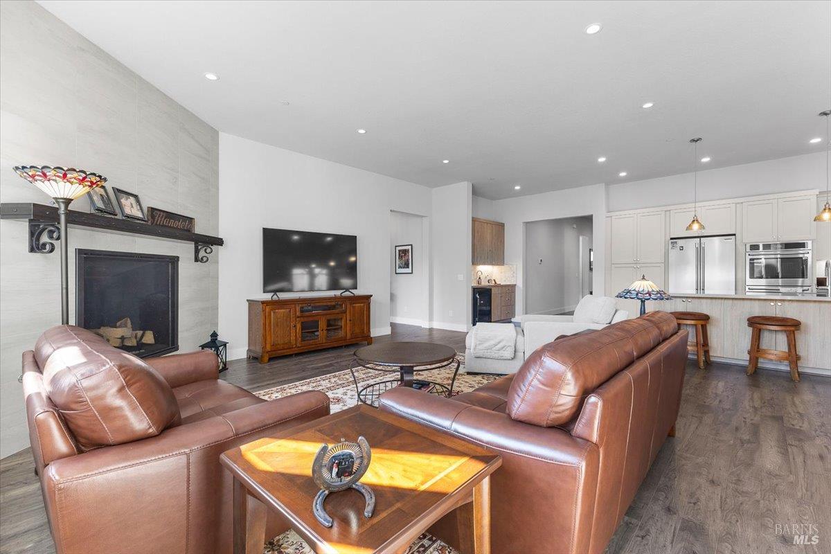 Detail Gallery Image 7 of 51 For 573 Misty Ct, Santa Rosa,  CA 95403 - 5 Beds | 3 Baths