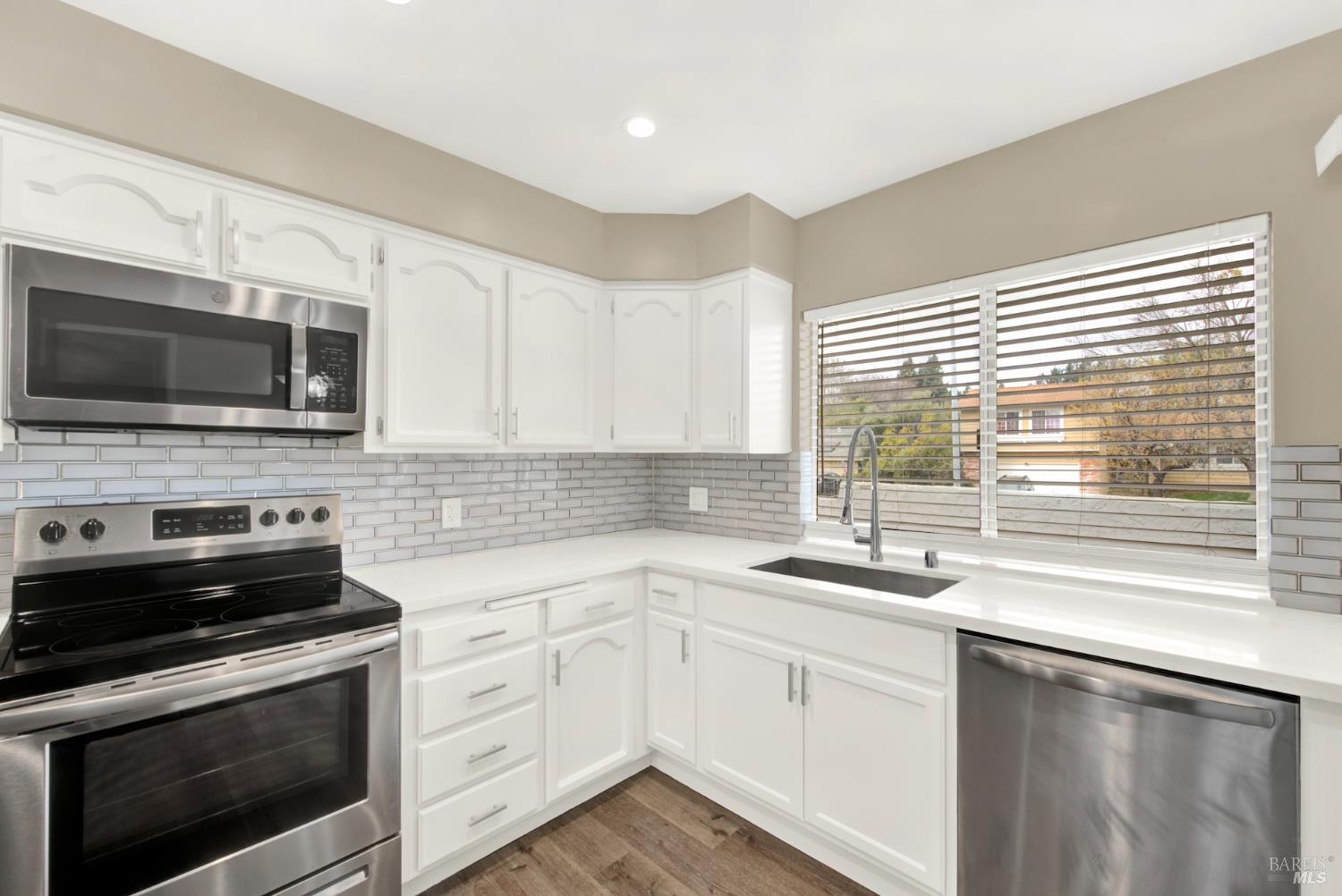 Detail Gallery Image 17 of 47 For 1437 Shelby Dr, Fairfield,  CA 94534 - 4 Beds | 2/1 Baths