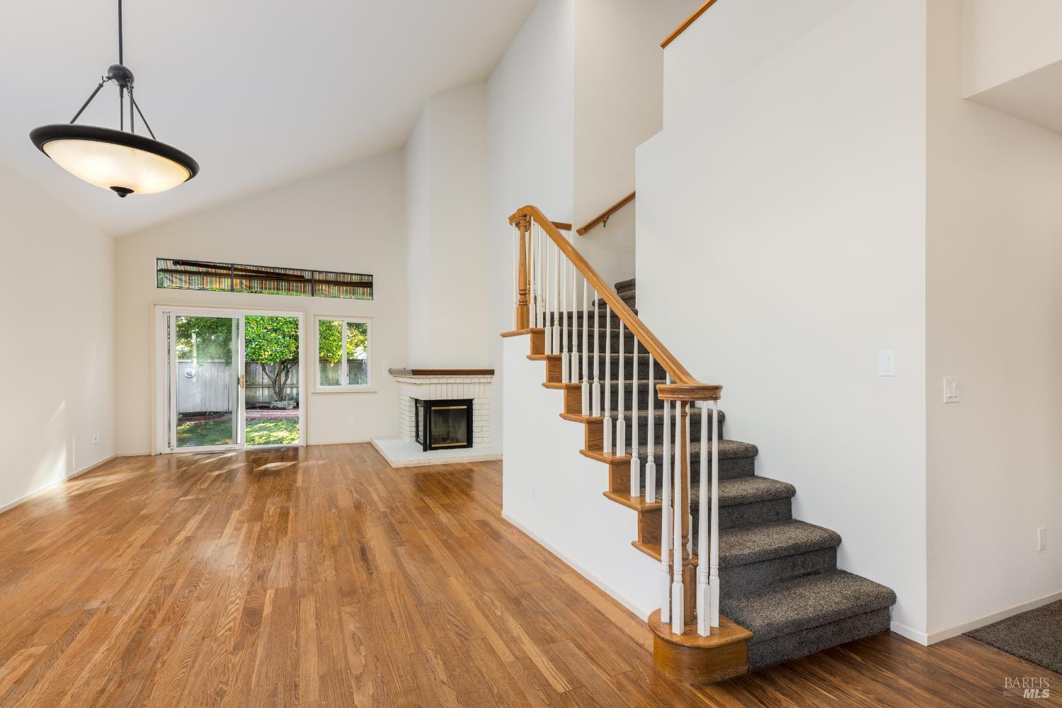 Detail Gallery Image 5 of 32 For 229 S Temelec Cir, Sonoma,  CA 95476 - 3 Beds | 2/1 Baths