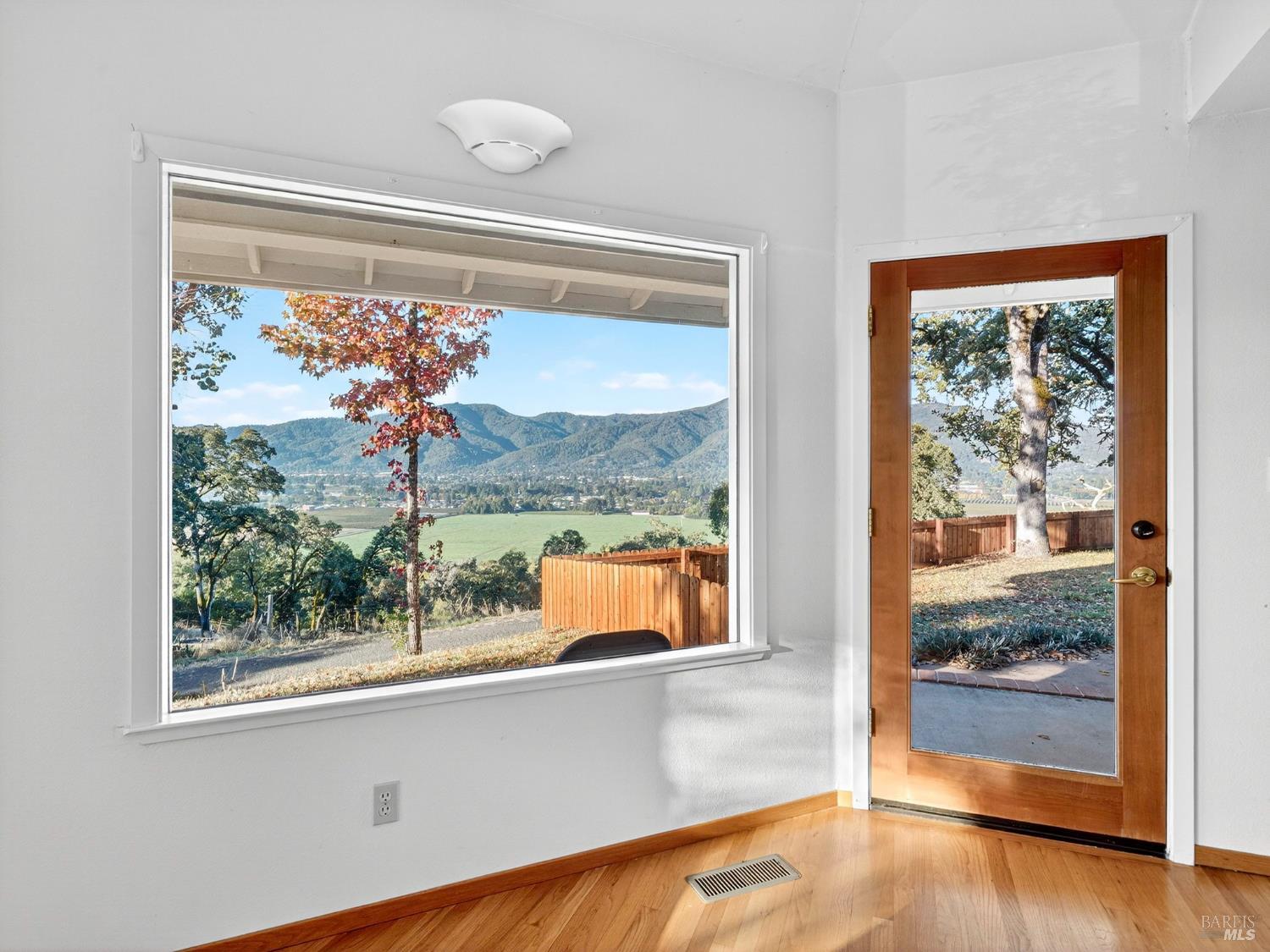 Detail Gallery Image 34 of 76 For 351 View Dr, Ukiah,  CA 95482 - 4 Beds | 3 Baths