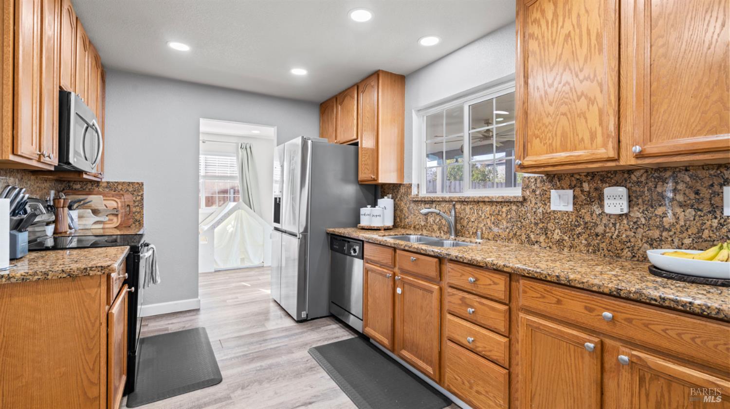 Detail Gallery Image 14 of 40 For 119 Mesa Ct, Vacaville,  CA 95687 - 4 Beds | 2/1 Baths