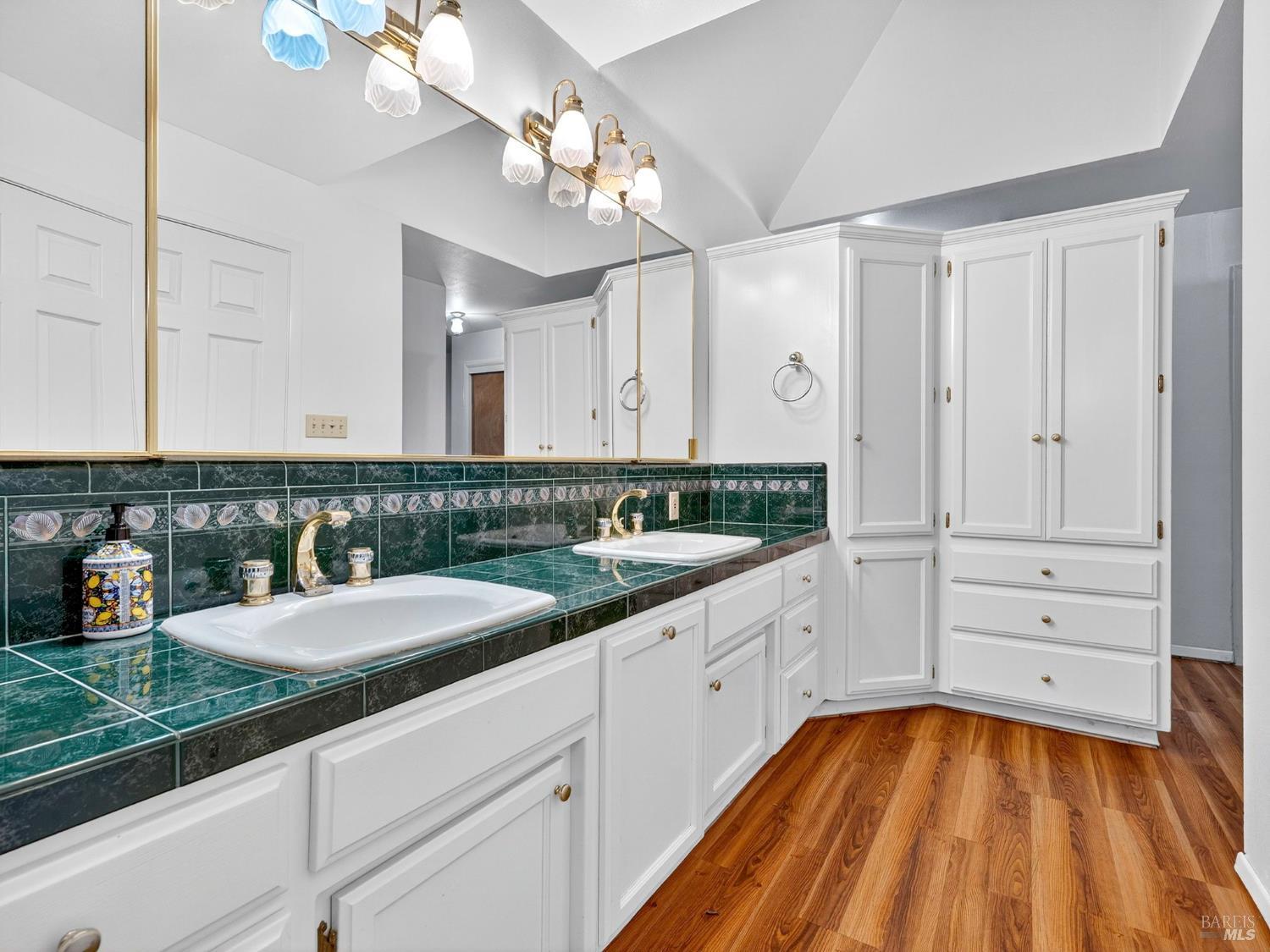 Detail Gallery Image 21 of 76 For 351 View Dr, Ukiah,  CA 95482 - 4 Beds | 3 Baths