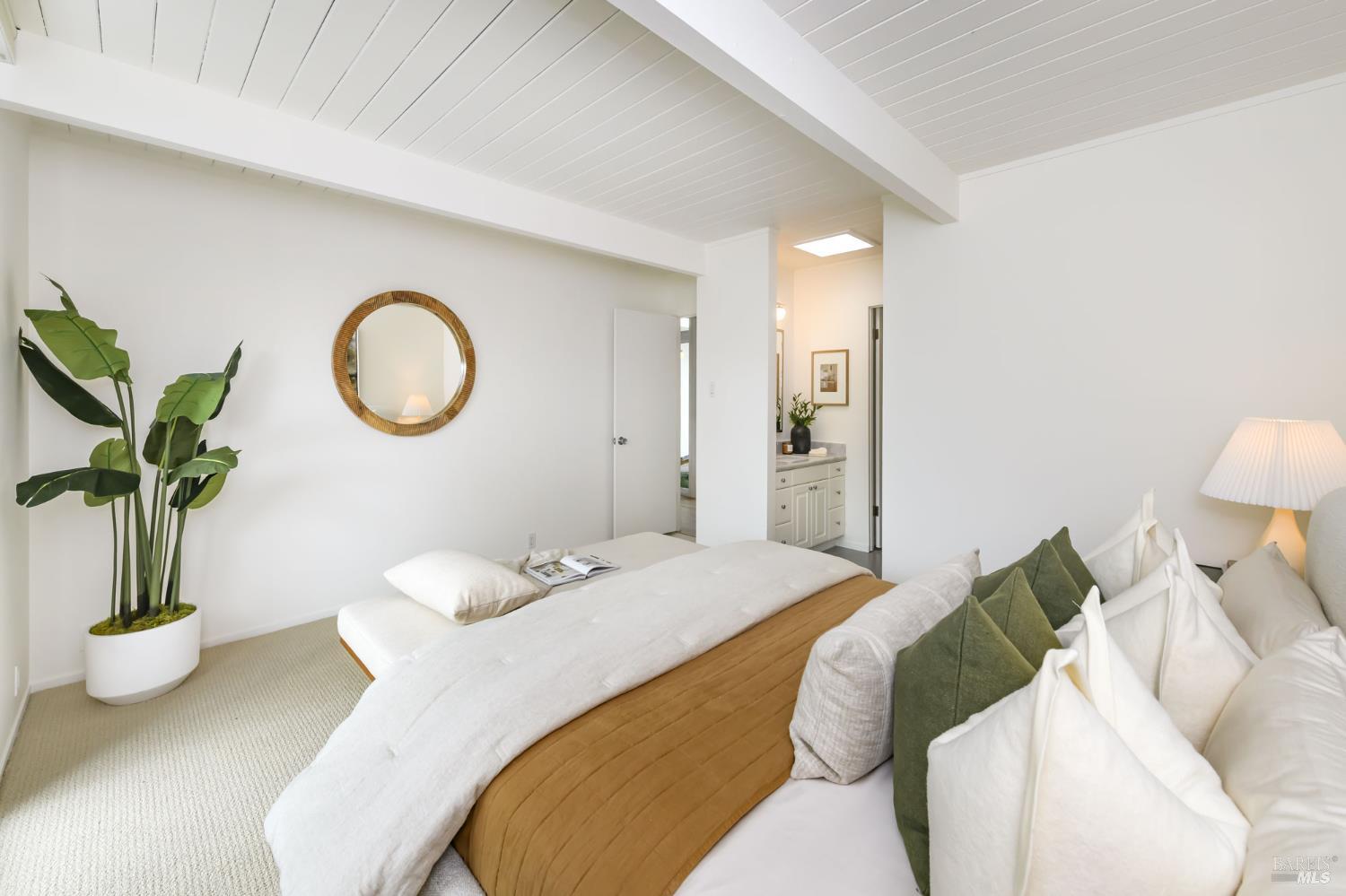 Detail Gallery Image 22 of 42 For 31 Mount Foraker Dr, San Rafael,  CA 94903 - 4 Beds | 2 Baths