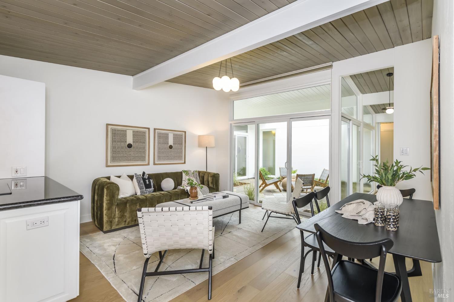 Detail Gallery Image 18 of 42 For 31 Mount Foraker Dr, San Rafael,  CA 94903 - 4 Beds | 2 Baths