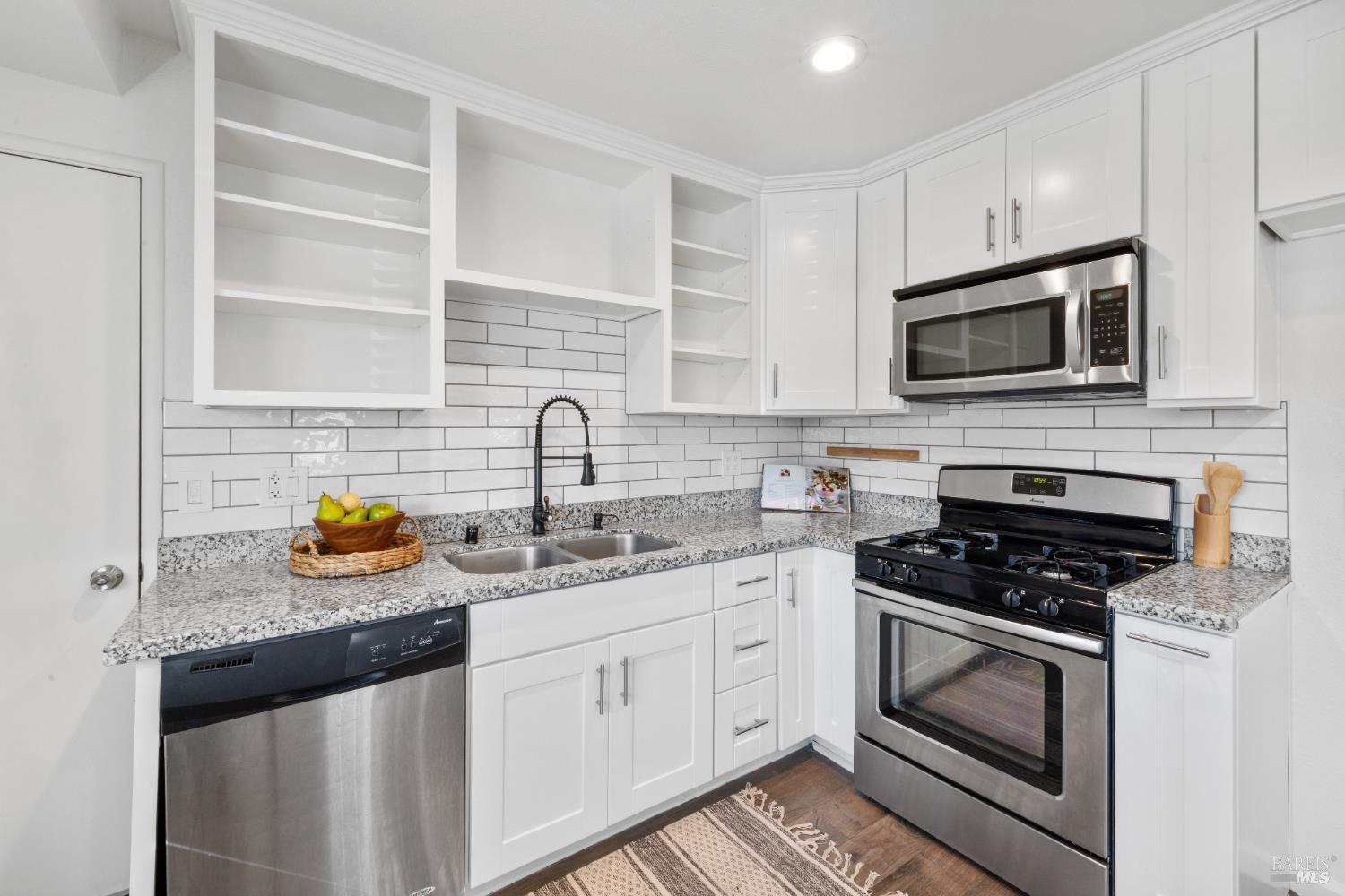 Detail Gallery Image 13 of 37 For 372 Acacia St, Vacaville,  CA 95688 - 3 Beds | 2 Baths