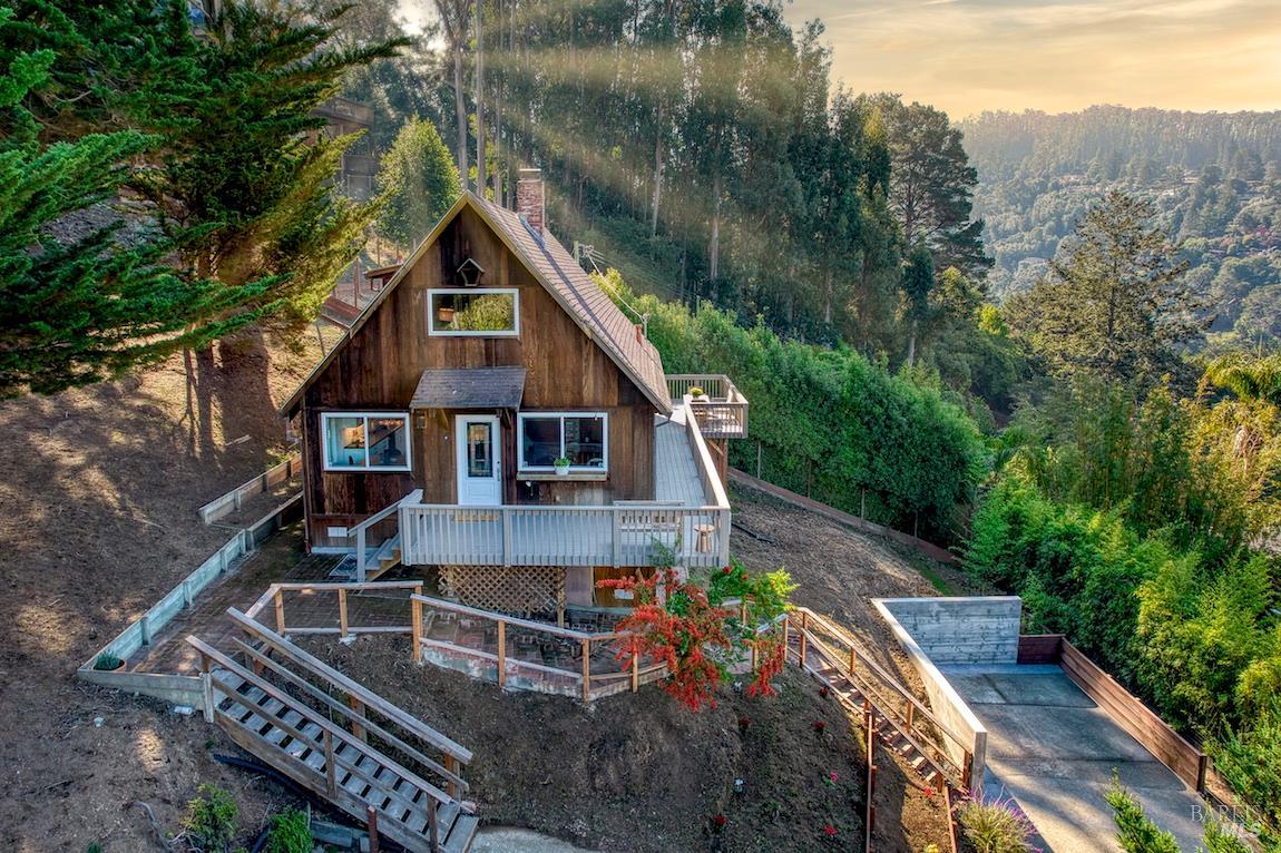 Detail Gallery Image 2 of 47 For 20 Poppy Ln, Mill Valley,  CA 94941 - 3 Beds | 2 Baths