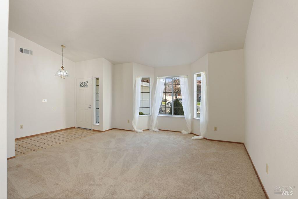 Detail Gallery Image 7 of 45 For 517 Britannia Dr, Vallejo,  CA 94591 - 3 Beds | 2 Baths