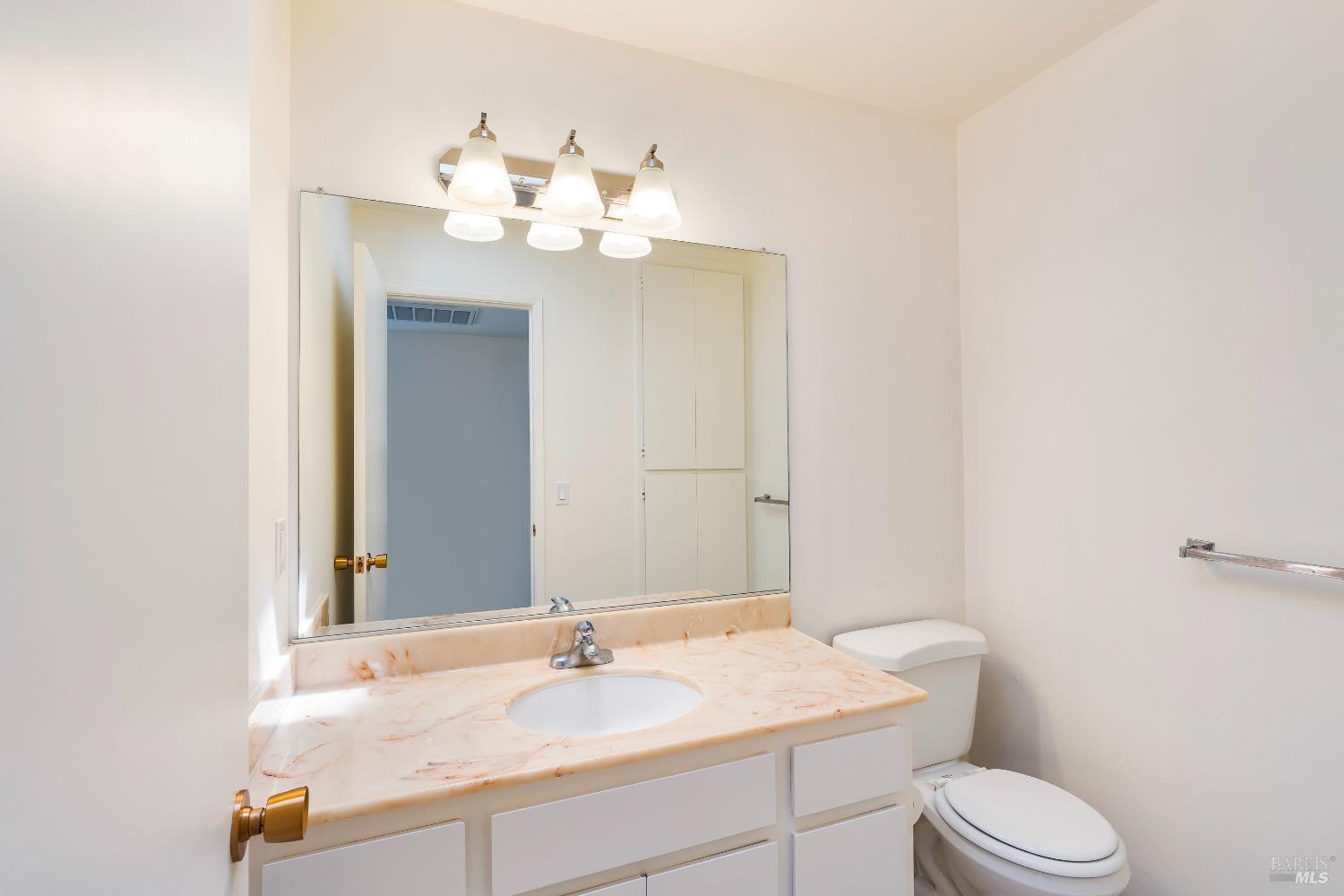 Detail Gallery Image 16 of 31 For 2131 Foothill Blvd, Calistoga,  CA 94515 - 2 Beds | 2/1 Baths