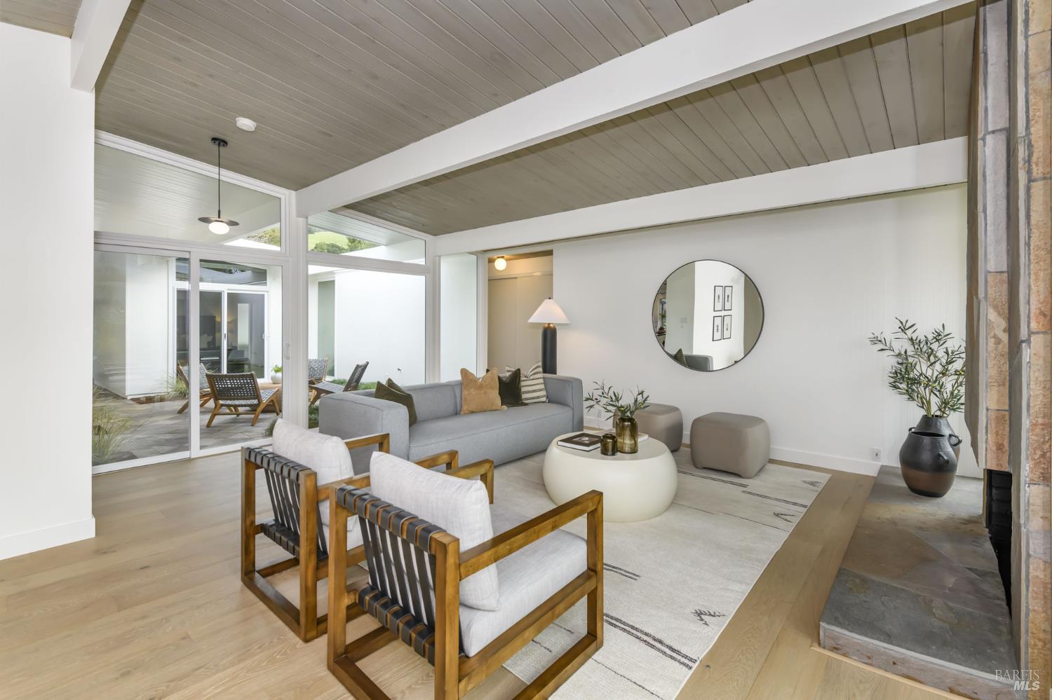 Detail Gallery Image 6 of 42 For 31 Mount Foraker Dr, San Rafael,  CA 94903 - 4 Beds | 2 Baths