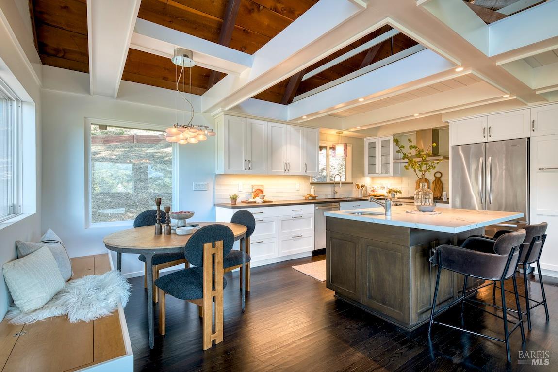 Detail Gallery Image 7 of 47 For 20 Poppy Ln, Mill Valley,  CA 94941 - 3 Beds | 2 Baths