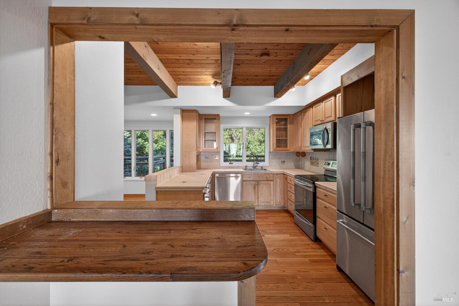 Detail Gallery Image 10 of 68 For 2299 Sobre Vista Rd, Sonoma,  CA 95476 - 3 Beds | 2/1 Baths