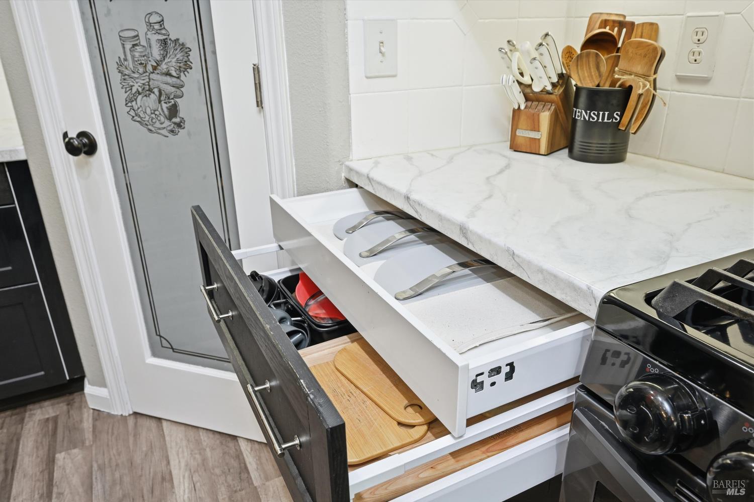 Detail Gallery Image 18 of 39 For 20158 Gold Flat Ct, Hidden Valley Lake,  CA 95467 - 4 Beds | 3 Baths