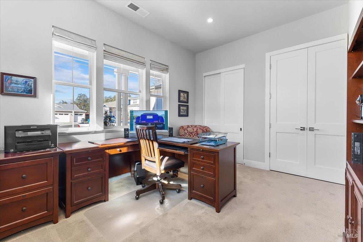 Detail Gallery Image 38 of 51 For 573 Misty Ct, Santa Rosa,  CA 95403 - 5 Beds | 3 Baths