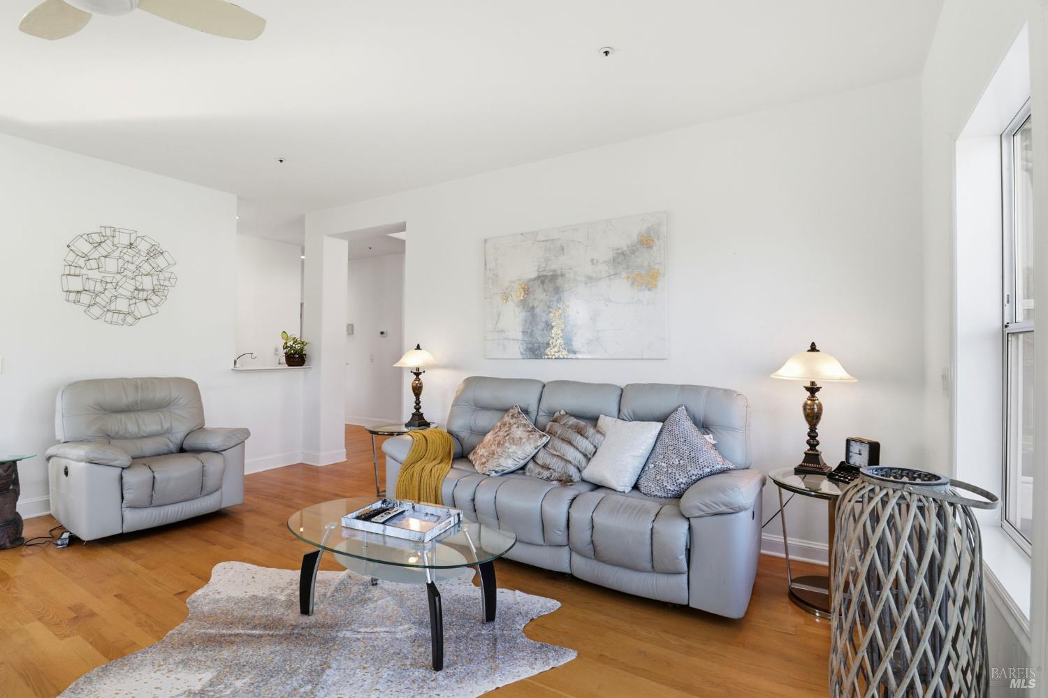 Detail Gallery Image 15 of 55 For 39 Erica Ct, Novato,  CA 94947 - 4 Beds | 3 Baths