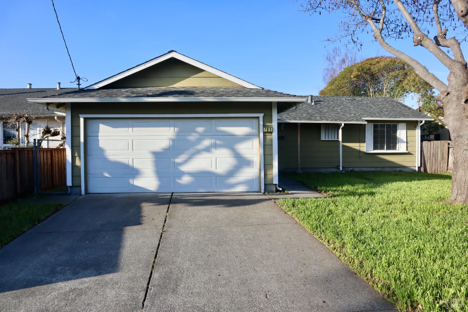 Detail Gallery Image 2 of 17 For 761 Brett Ave, Rohnert Park,  CA 94928 - 3 Beds | 2 Baths