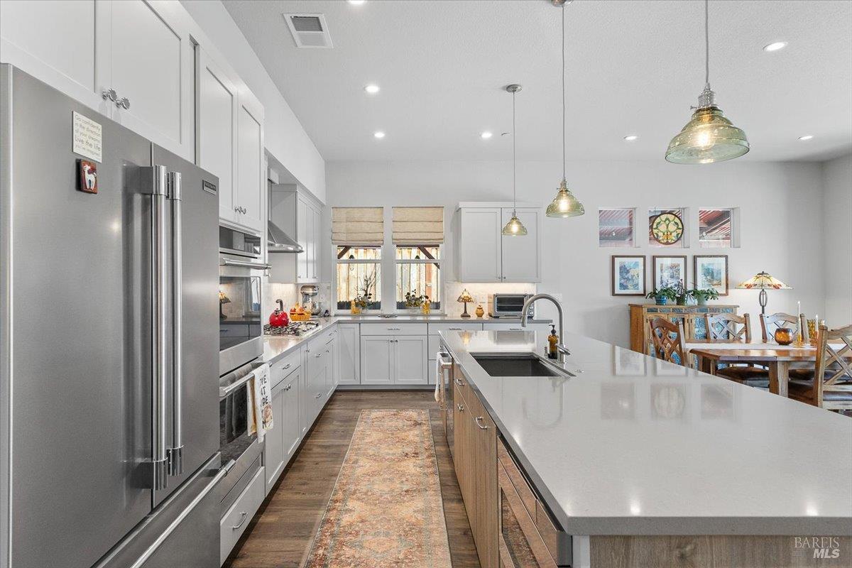 Detail Gallery Image 17 of 51 For 573 Misty Ct, Santa Rosa,  CA 95403 - 5 Beds | 3 Baths