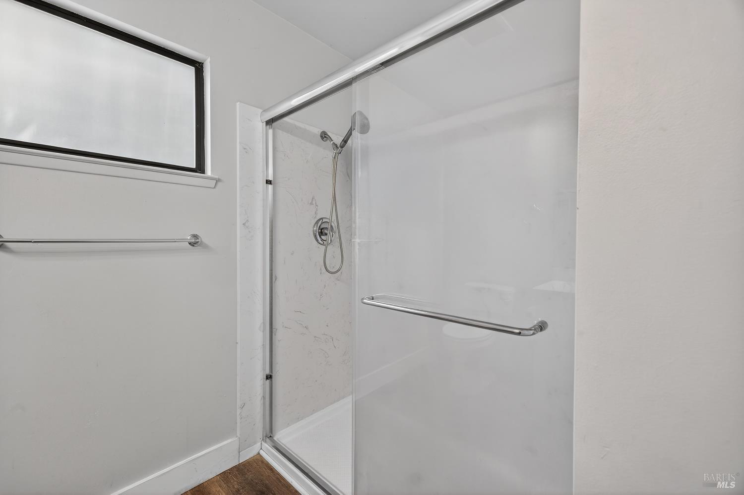 Detail Gallery Image 15 of 68 For 2299 Sobre Vista Rd, Sonoma,  CA 95476 - 3 Beds | 2/1 Baths