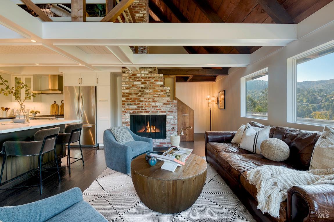 Detail Gallery Image 5 of 47 For 20 Poppy Ln, Mill Valley,  CA 94941 - 3 Beds | 2 Baths