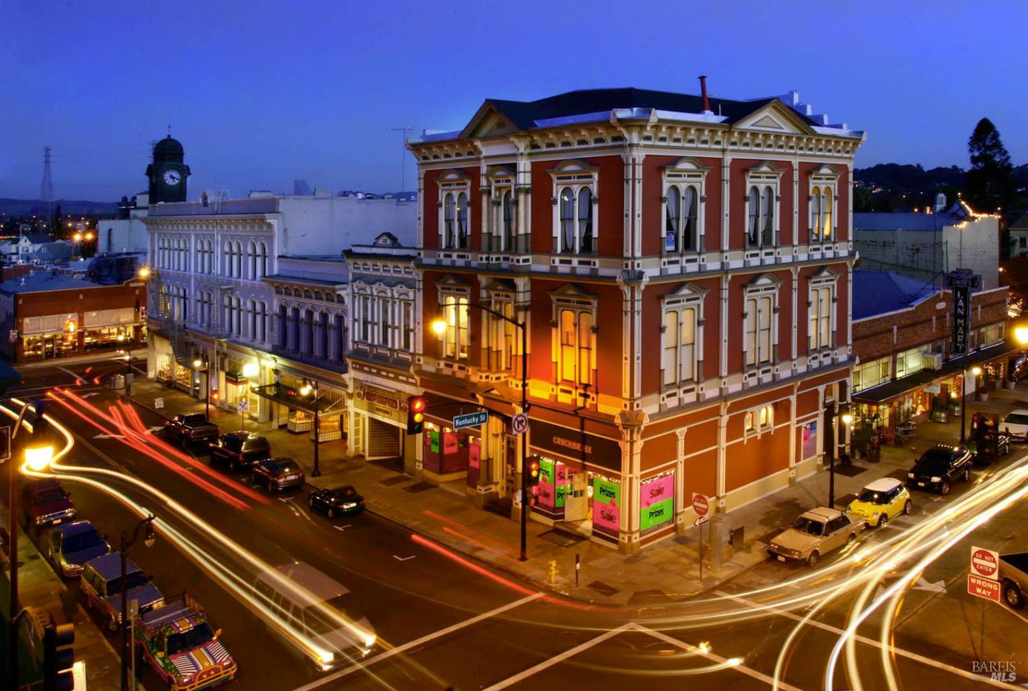 Detail Gallery Image 60 of 61 For 1636 Sarkesian Dr, Petaluma,  CA 94954 - 4 Beds | 3 Baths