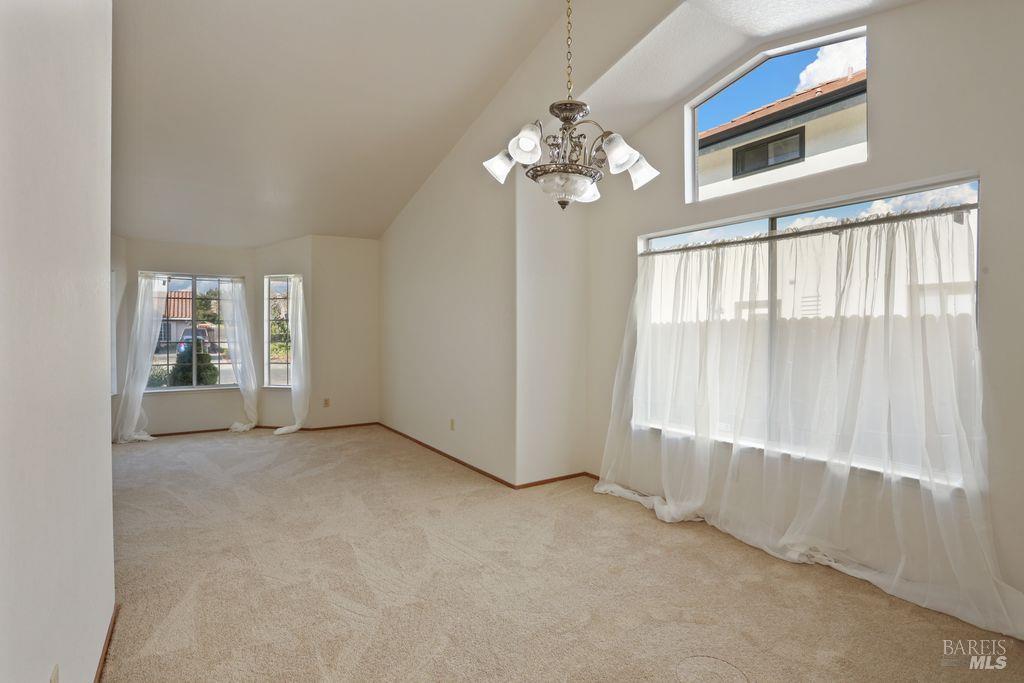 Detail Gallery Image 9 of 45 For 517 Britannia Dr, Vallejo,  CA 94591 - 3 Beds | 2 Baths