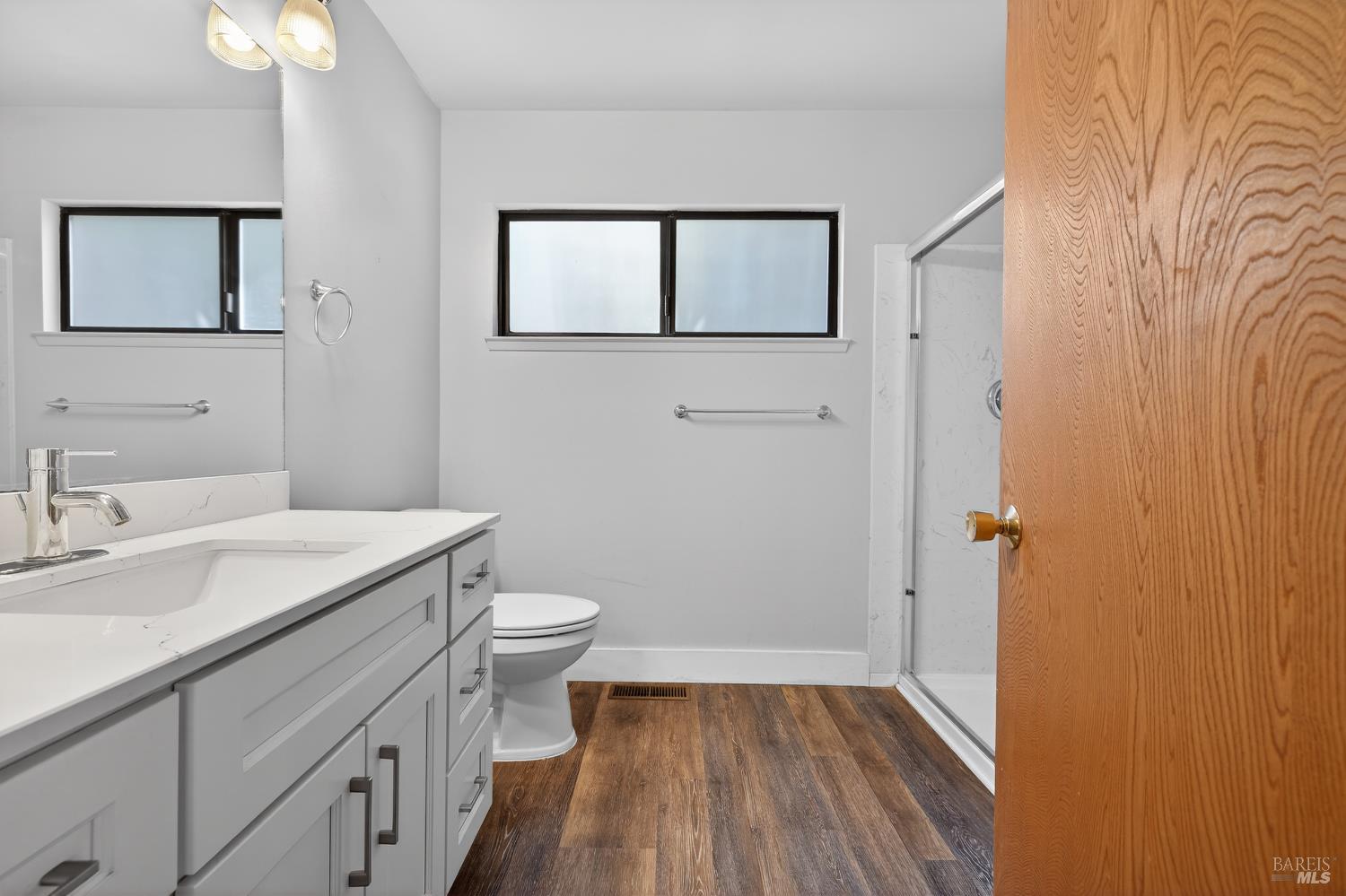 Detail Gallery Image 16 of 68 For 2299 Sobre Vista Rd, Sonoma,  CA 95476 - 3 Beds | 2/1 Baths