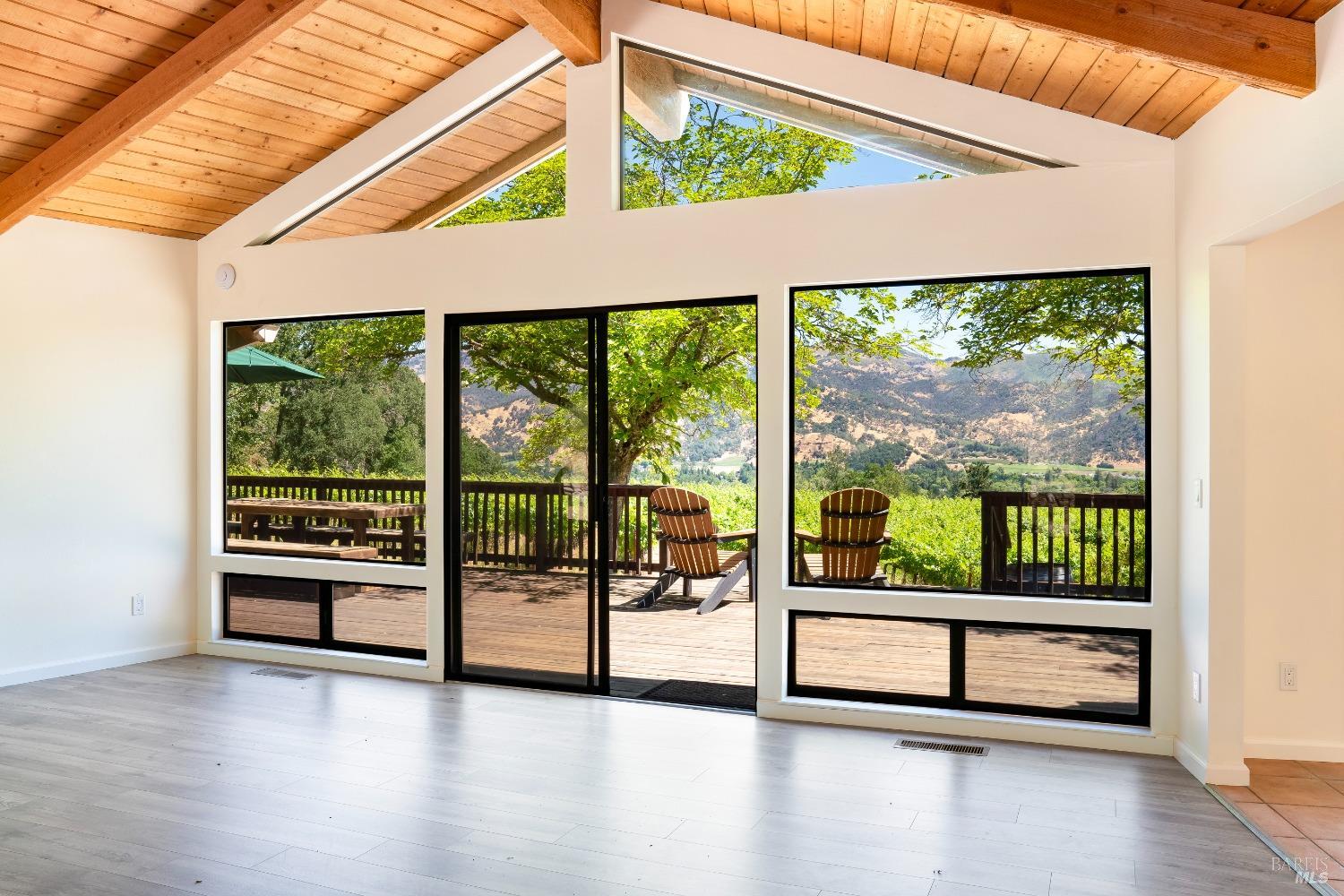 Detail Gallery Image 7 of 31 For 2131 Foothill Blvd, Calistoga,  CA 94515 - 2 Beds | 2/1 Baths