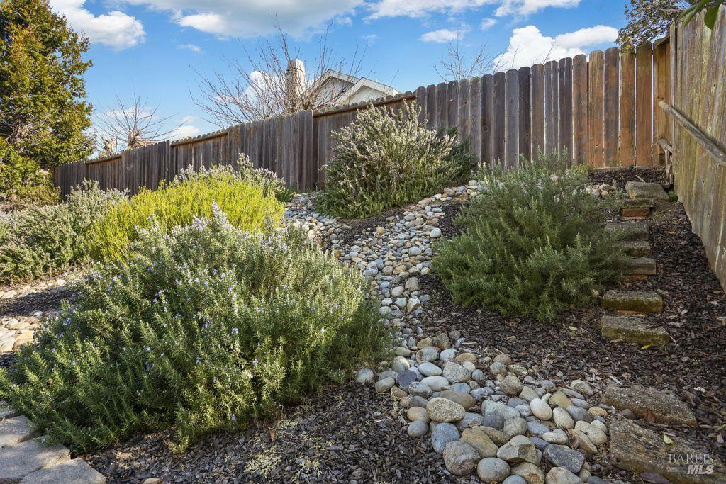 Detail Gallery Image 40 of 45 For 517 Britannia Dr, Vallejo,  CA 94591 - 3 Beds | 2 Baths