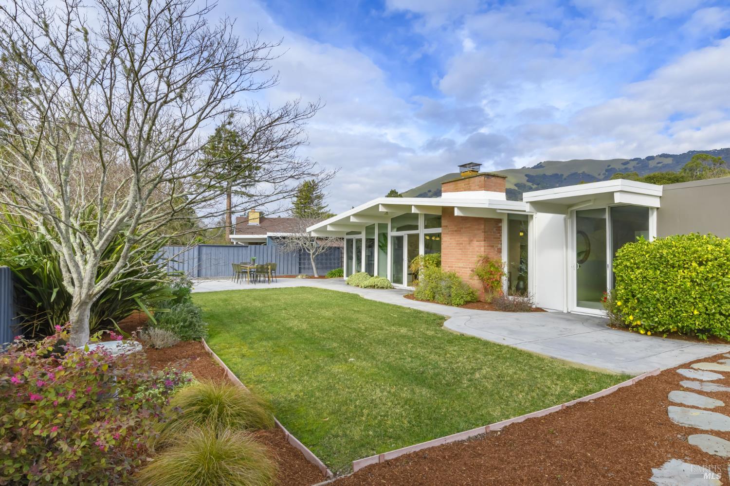 Detail Gallery Image 31 of 42 For 31 Mount Foraker Dr, San Rafael,  CA 94903 - 4 Beds | 2 Baths