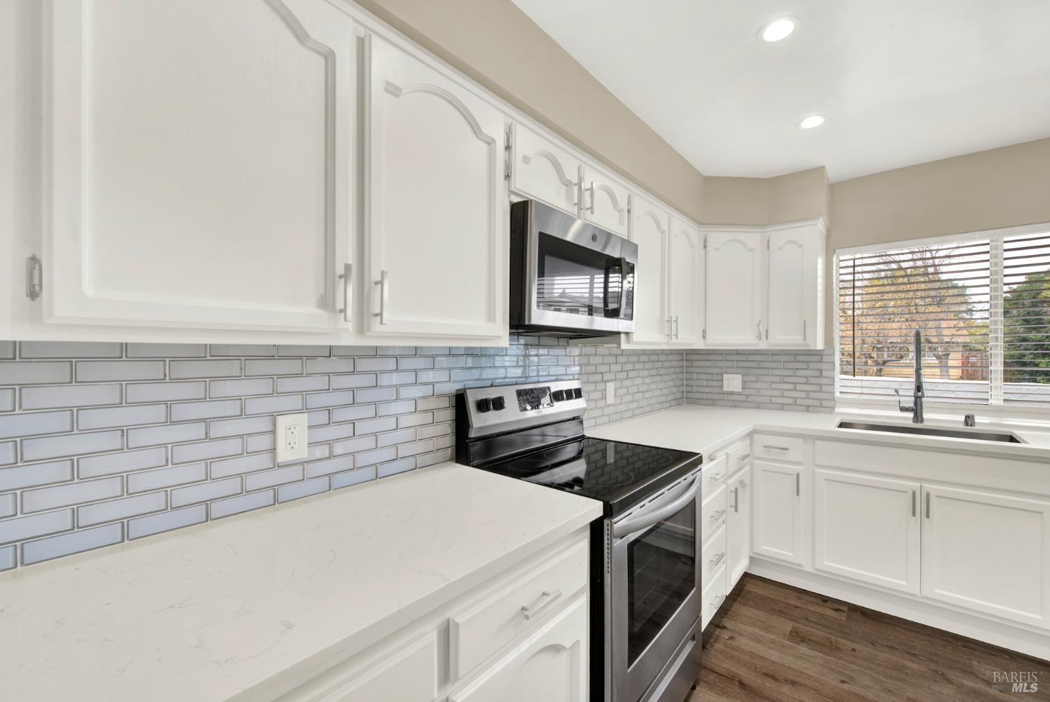 Detail Gallery Image 16 of 47 For 1437 Shelby Dr, Fairfield,  CA 94534 - 4 Beds | 2/1 Baths