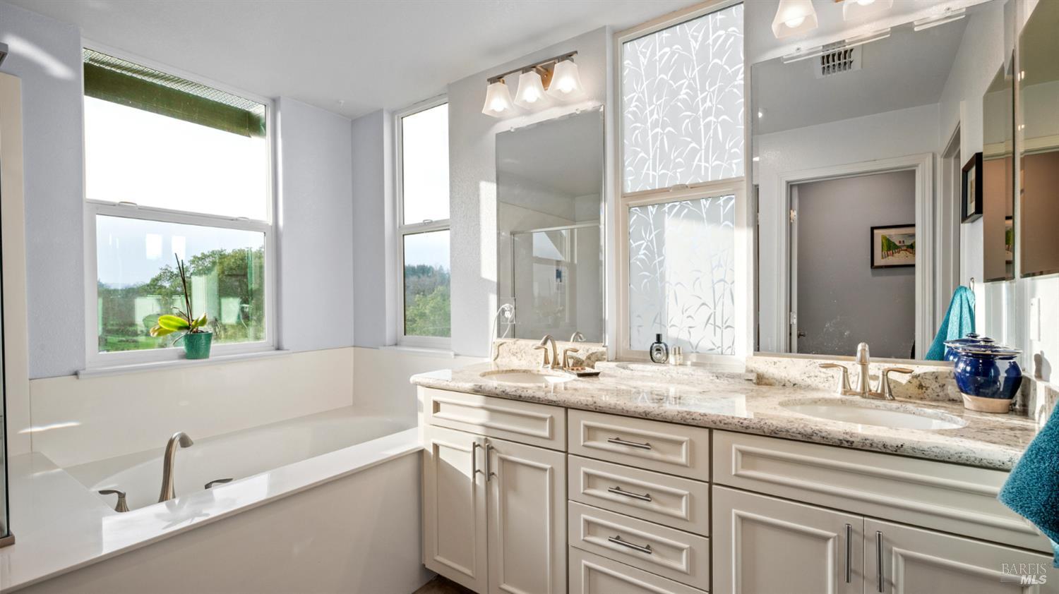 Detail Gallery Image 23 of 35 For 534 Jade St, Petaluma,  CA 94952 - 2 Beds | 2/1 Baths