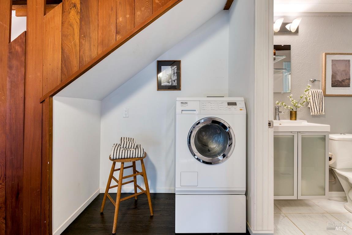 Detail Gallery Image 16 of 47 For 20 Poppy Ln, Mill Valley,  CA 94941 - 3 Beds | 2 Baths