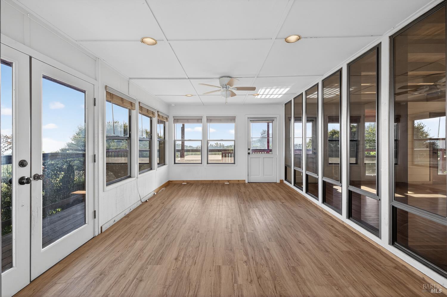 Detail Gallery Image 8 of 68 For 2299 Sobre Vista Rd, Sonoma,  CA 95476 - 3 Beds | 2/1 Baths