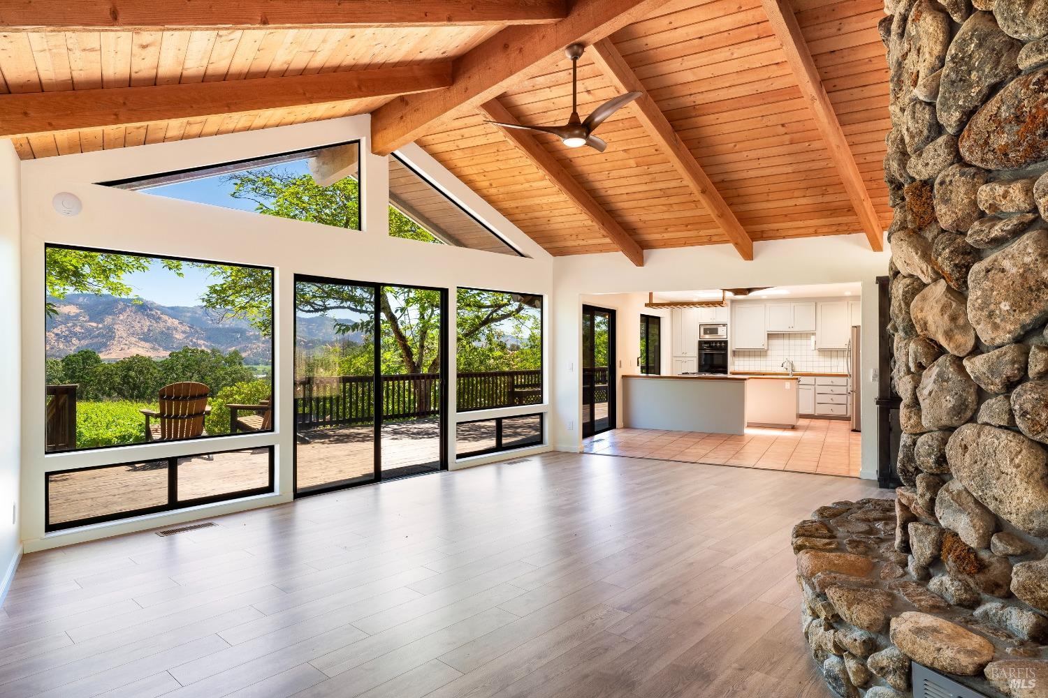 Detail Gallery Image 4 of 31 For 2131 Foothill Blvd, Calistoga,  CA 94515 - 2 Beds | 2/1 Baths