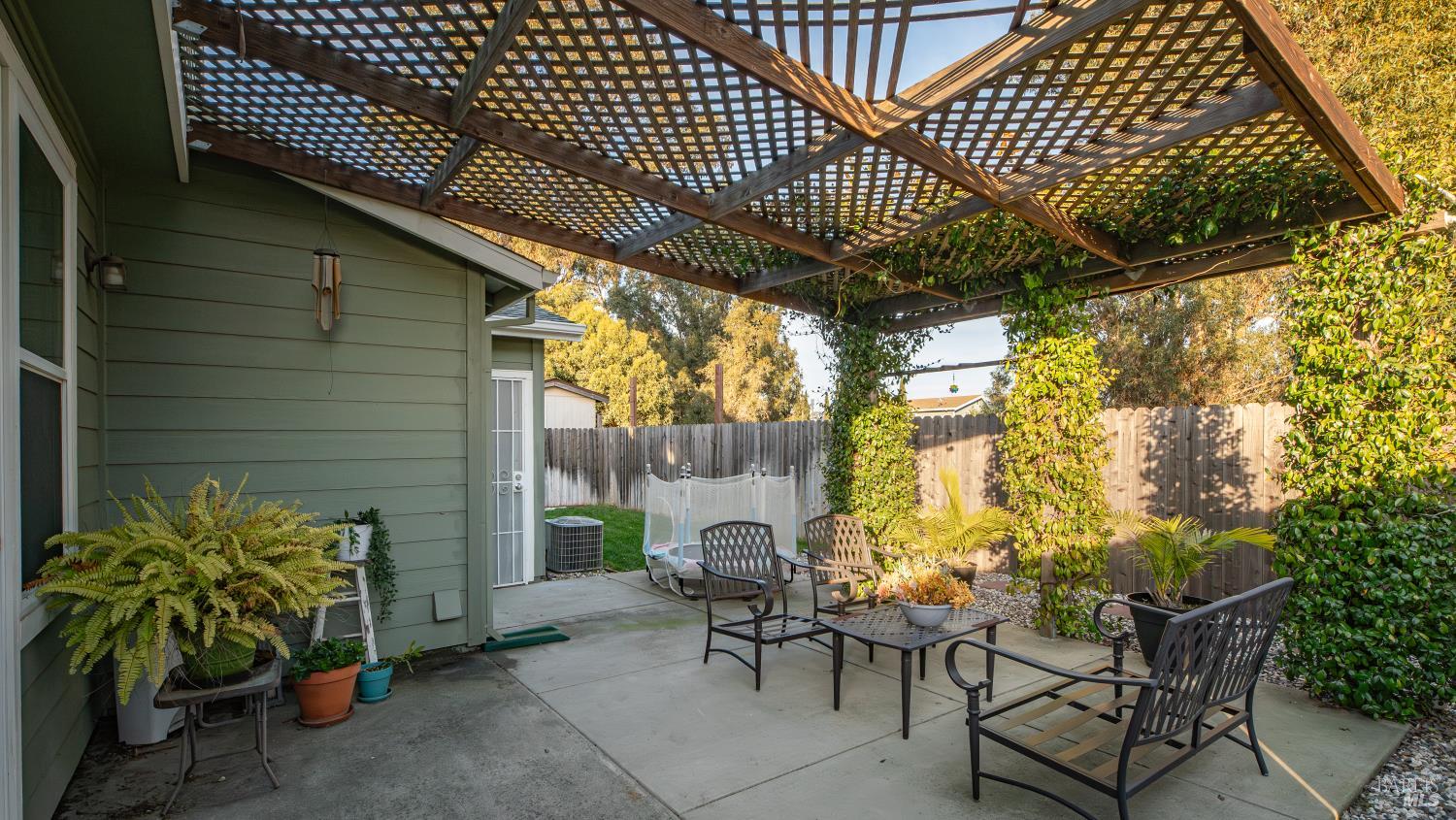 Detail Gallery Image 37 of 64 For 750 Harbor Park Dr, Suisun City,  CA 94585 - 3 Beds | 2/1 Baths