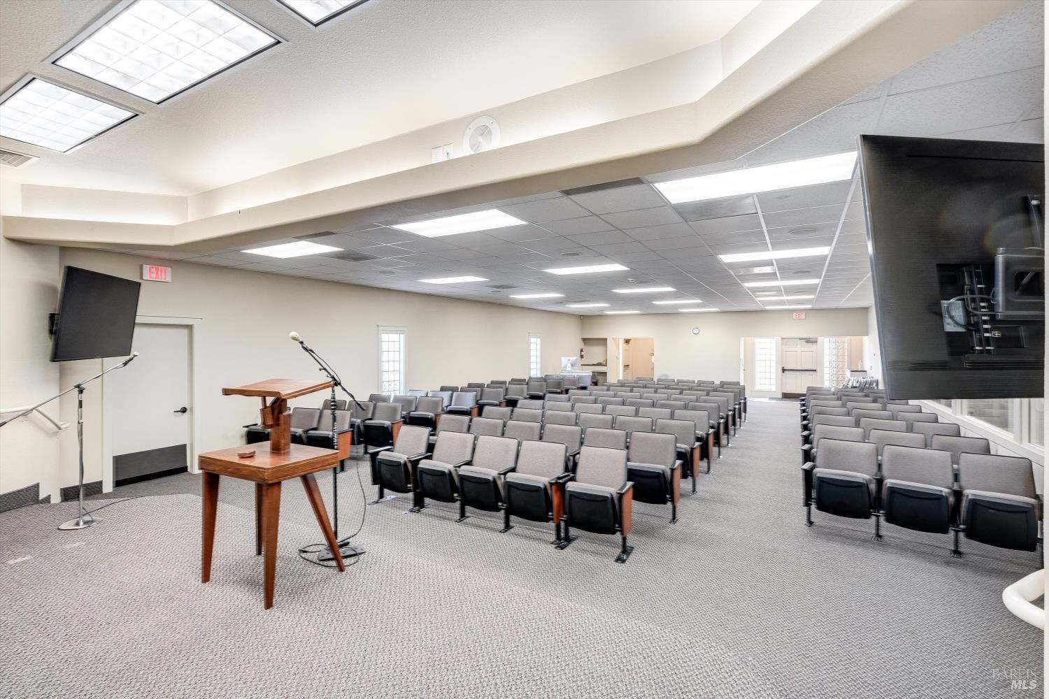 Detail Gallery Image 9 of 29 For 1105 University St, Healdsburg,  CA 95448 - – Beds | – Baths