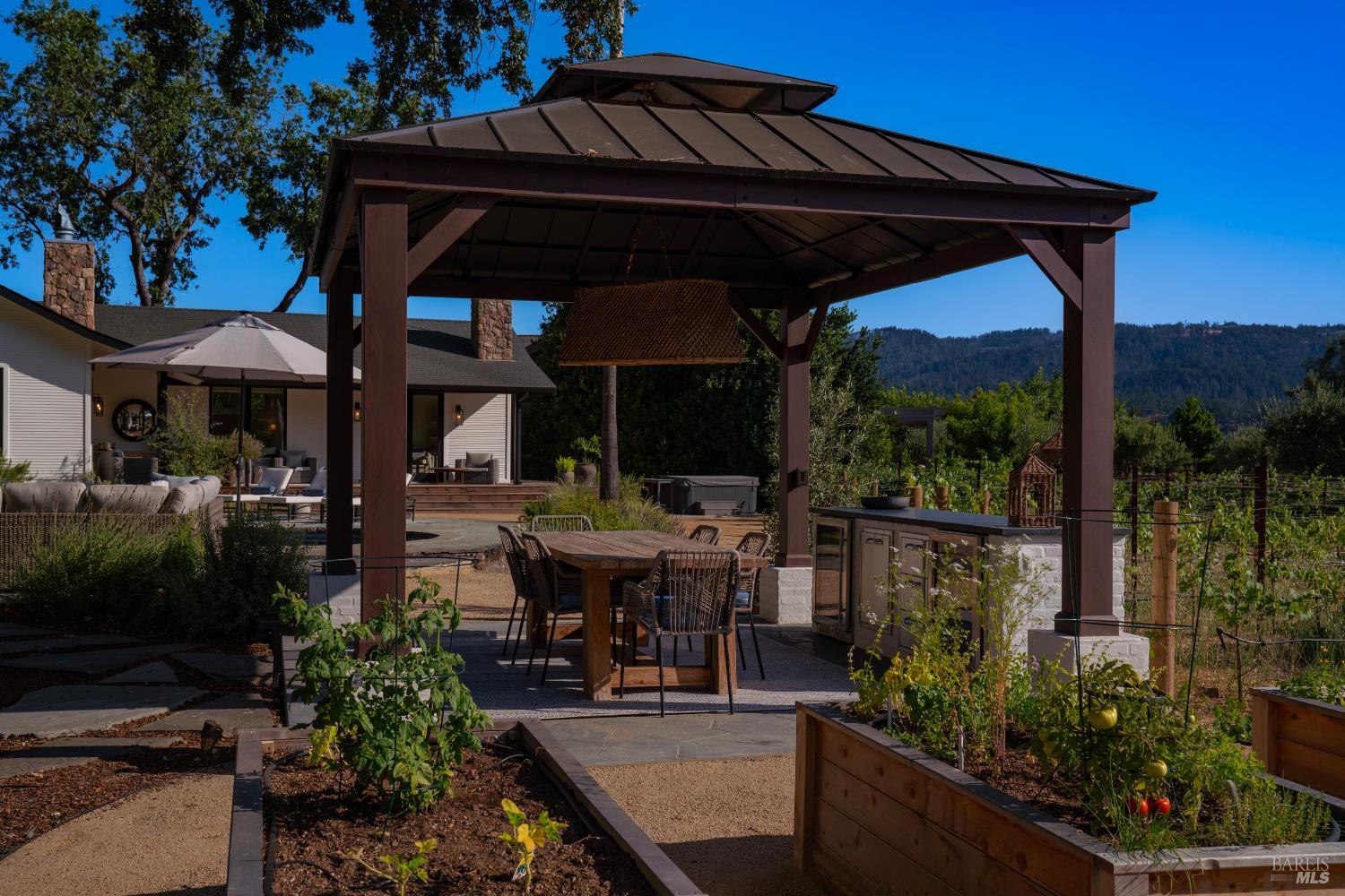 Detail Gallery Image 40 of 61 For 4189 Silverado Trl, Calistoga,  CA 94515 - 4 Beds | 5 Baths