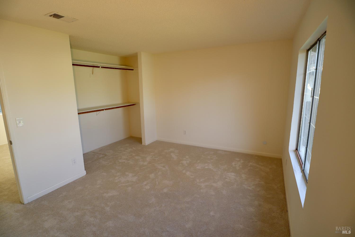 Detail Gallery Image 10 of 17 For 761 Brett Ave, Rohnert Park,  CA 94928 - 3 Beds | 2 Baths