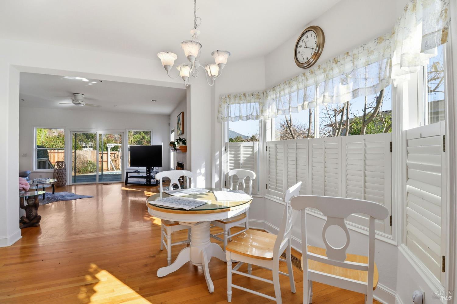 Detail Gallery Image 17 of 55 For 39 Erica Ct, Novato,  CA 94947 - 4 Beds | 3 Baths