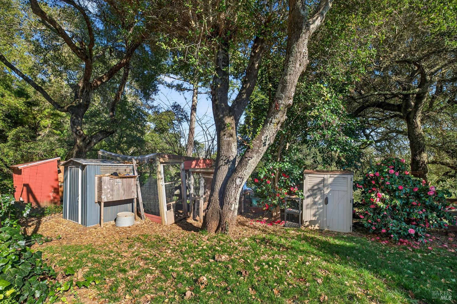 Detail Gallery Image 35 of 68 For 2299 Sobre Vista Rd, Sonoma,  CA 95476 - 3 Beds | 2/1 Baths