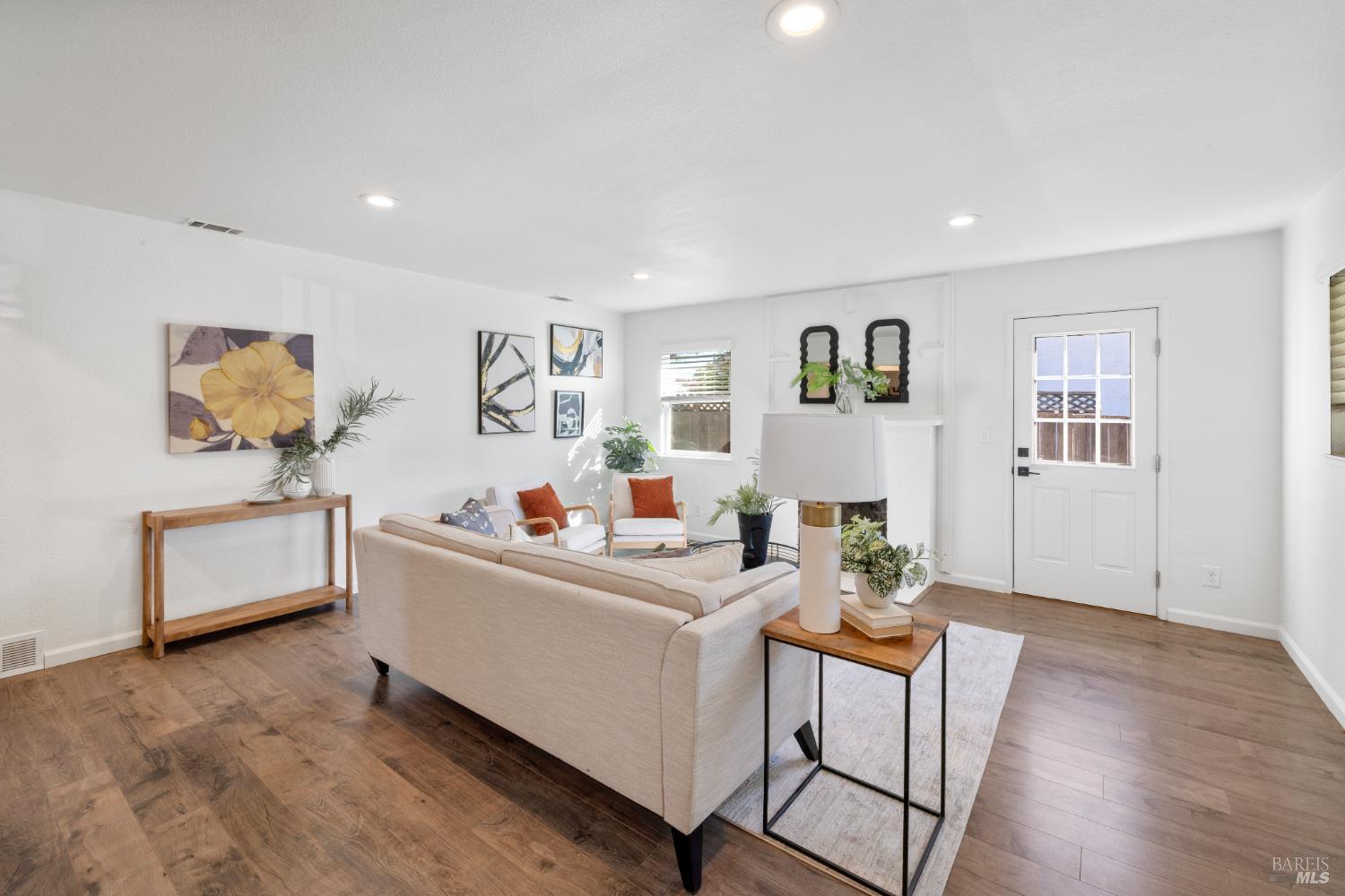 Detail Gallery Image 6 of 37 For 372 Acacia St, Vacaville,  CA 95688 - 3 Beds | 2 Baths