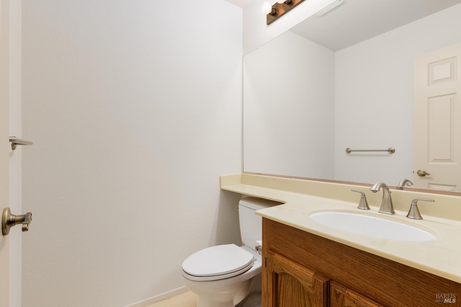 Detail Gallery Image 17 of 32 For 229 S Temelec Cir, Sonoma,  CA 95476 - 3 Beds | 2/1 Baths