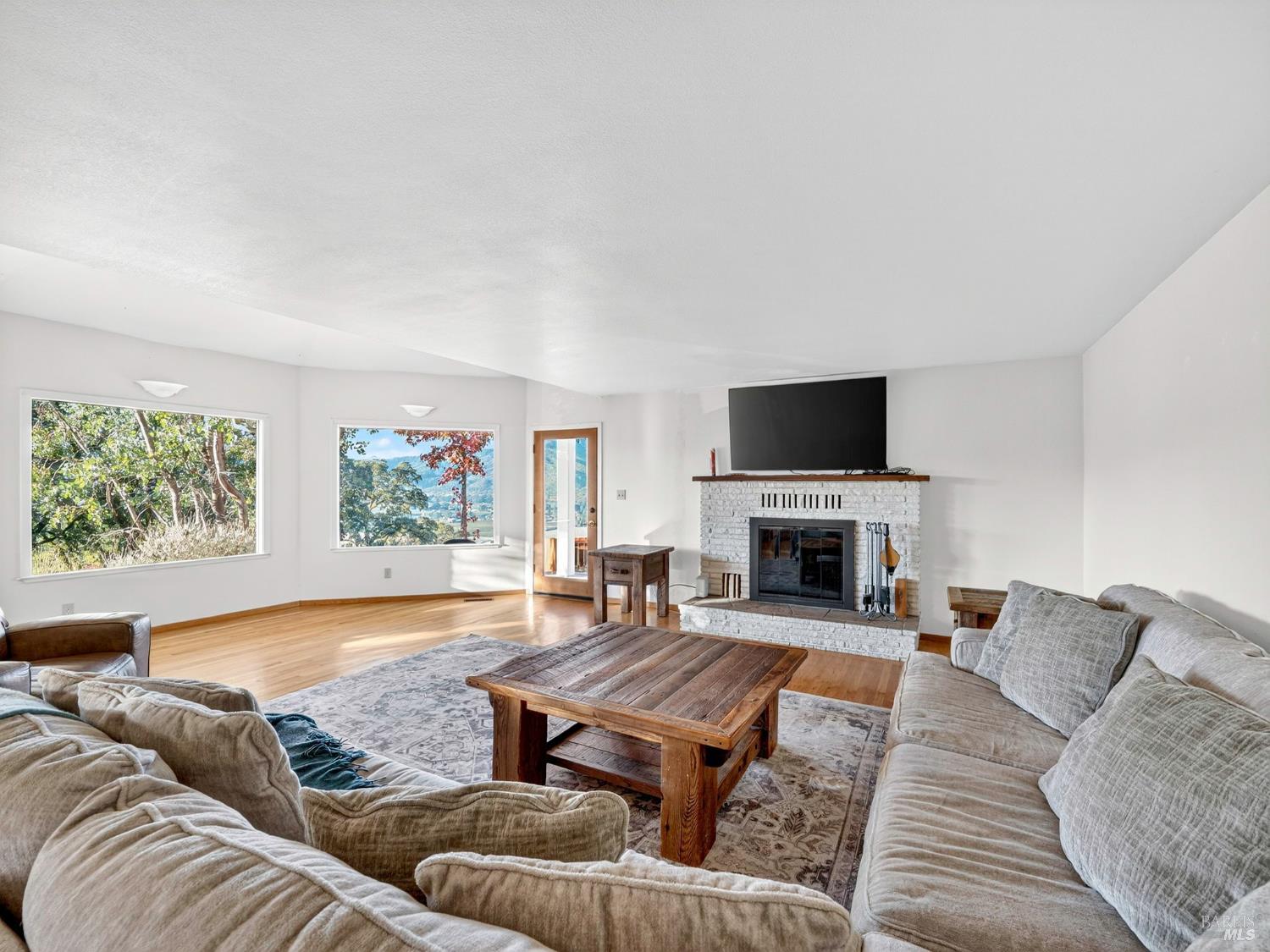 Detail Gallery Image 29 of 76 For 351 View Dr, Ukiah,  CA 95482 - 4 Beds | 3 Baths