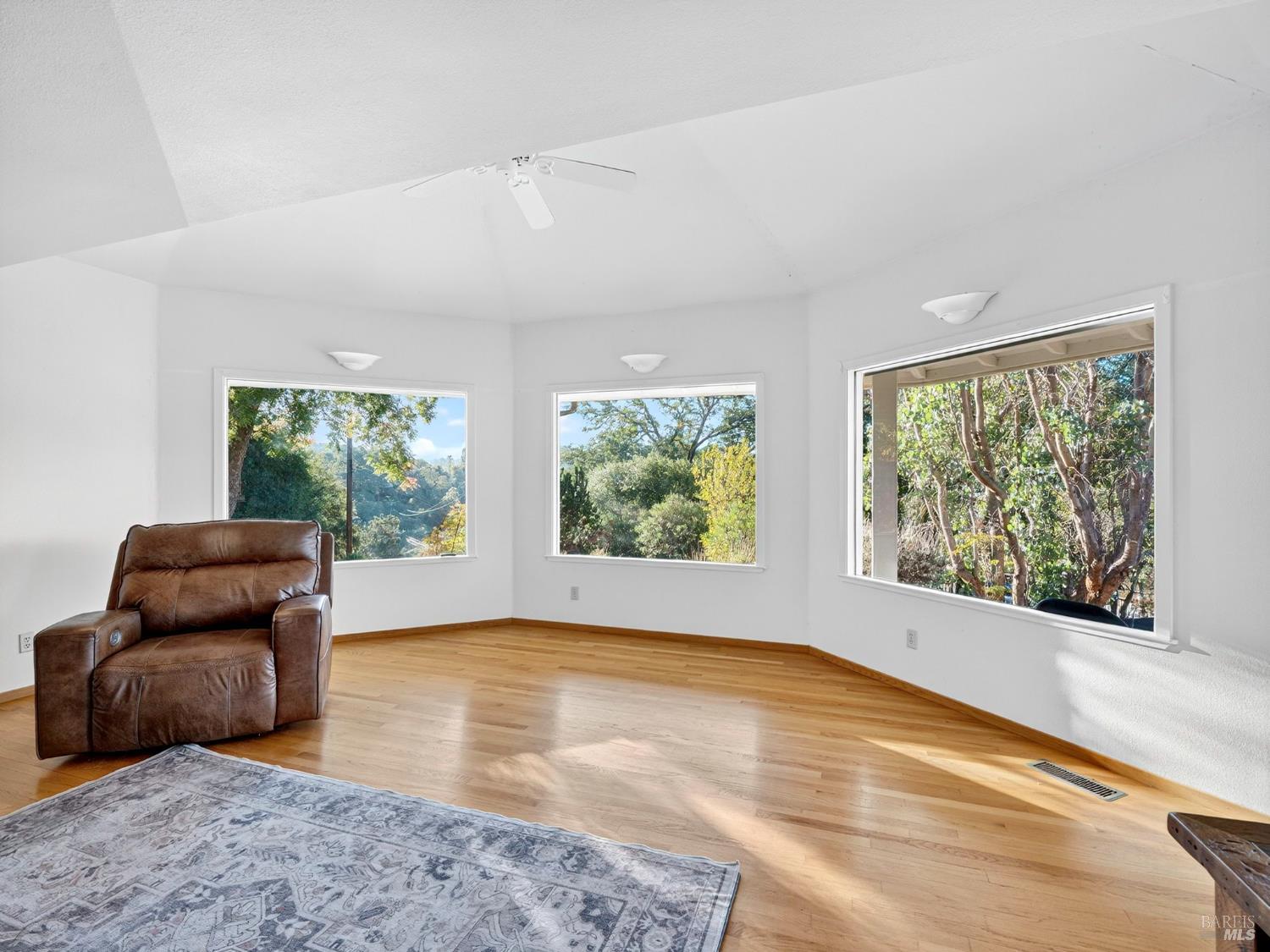 Detail Gallery Image 32 of 76 For 351 View Dr, Ukiah,  CA 95482 - 4 Beds | 3 Baths