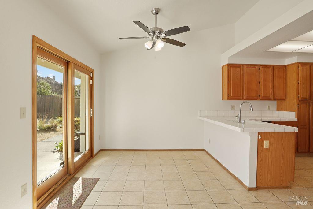 Detail Gallery Image 14 of 45 For 517 Britannia Dr, Vallejo,  CA 94591 - 3 Beds | 2 Baths