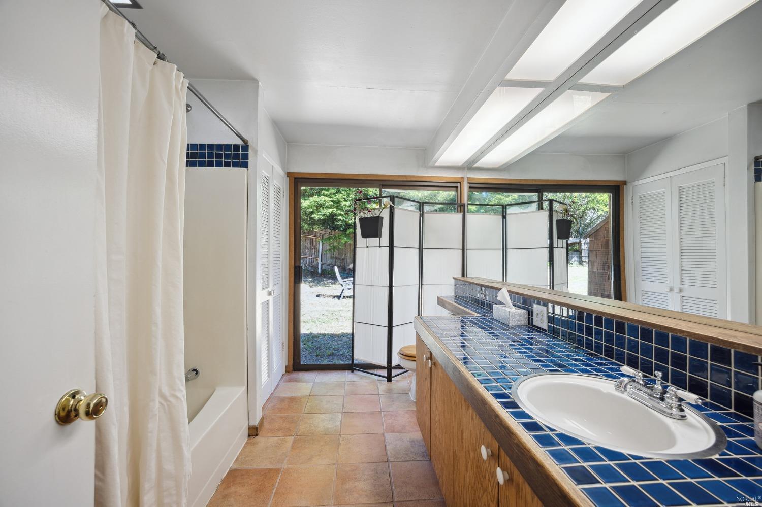 Detail Gallery Image 18 of 33 For 5953 Shoreline Hwy, Bolinas,  CA 94924 - 3 Beds | 1/1 Baths