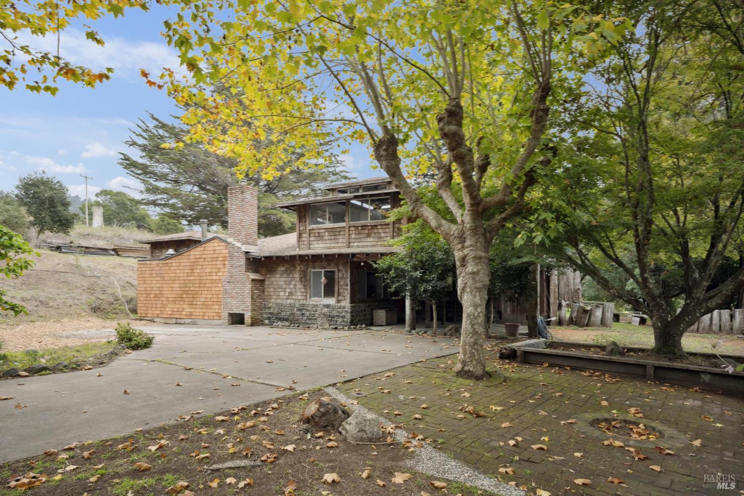 Detail Gallery Image 6 of 33 For 5953 Shoreline Hwy, Bolinas,  CA 94924 - 3 Beds | 1/1 Baths