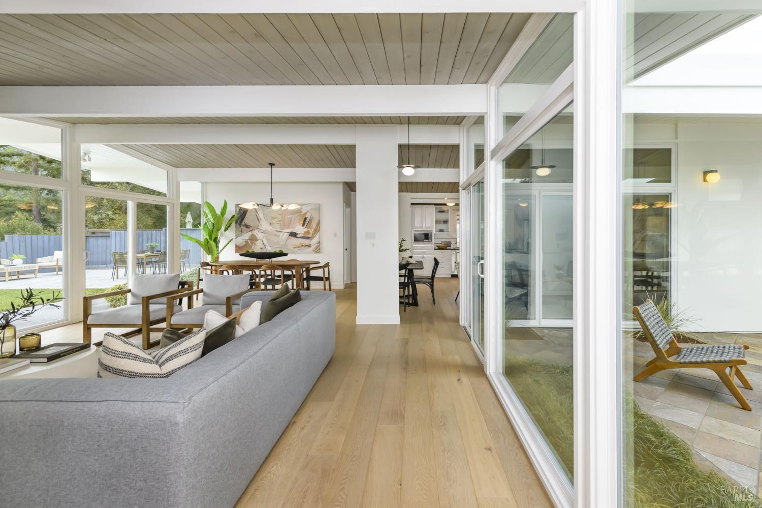 Detail Gallery Image 7 of 42 For 31 Mount Foraker Dr, San Rafael,  CA 94903 - 4 Beds | 2 Baths