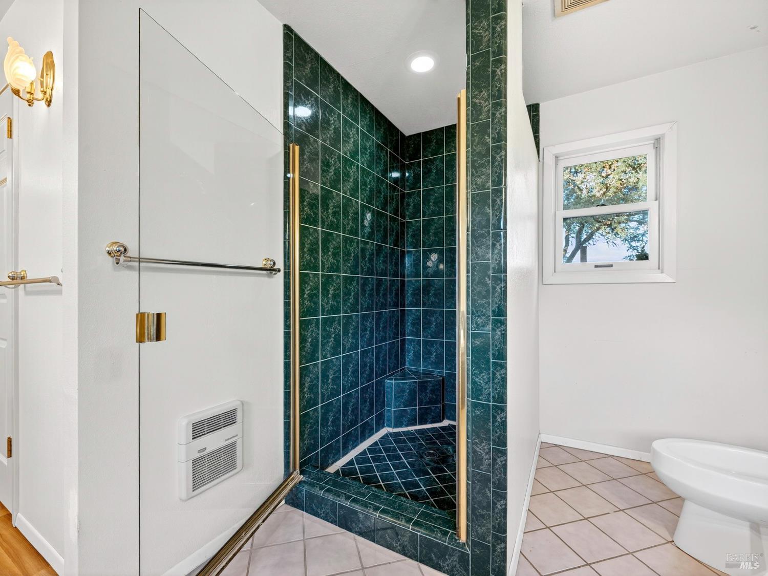 Detail Gallery Image 22 of 76 For 351 View Dr, Ukiah,  CA 95482 - 4 Beds | 3 Baths