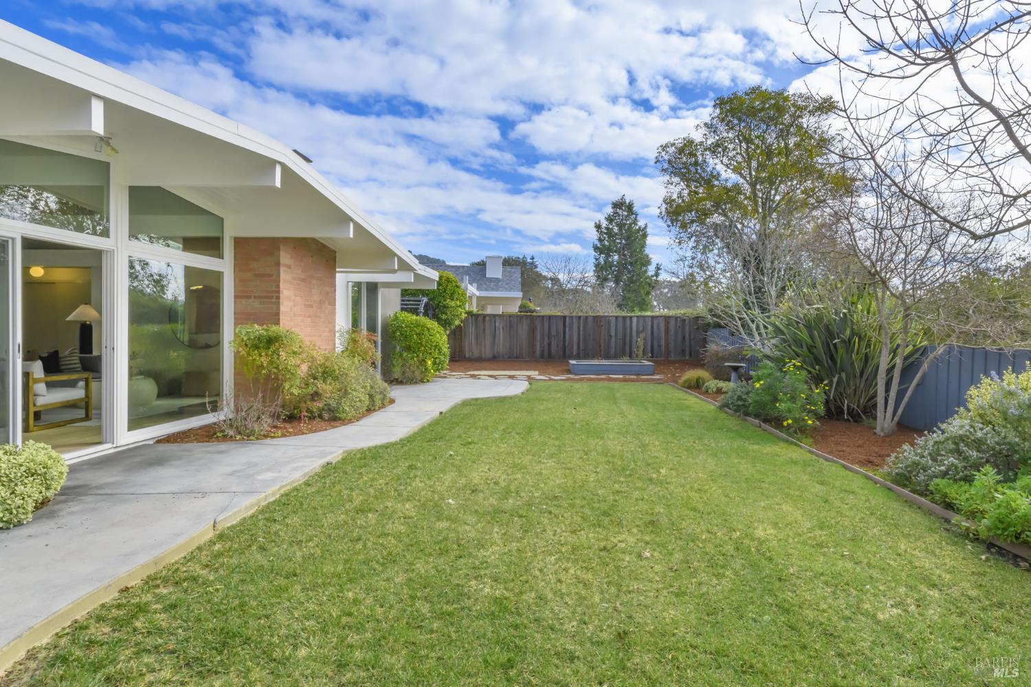Detail Gallery Image 32 of 42 For 31 Mount Foraker Dr, San Rafael,  CA 94903 - 4 Beds | 2 Baths